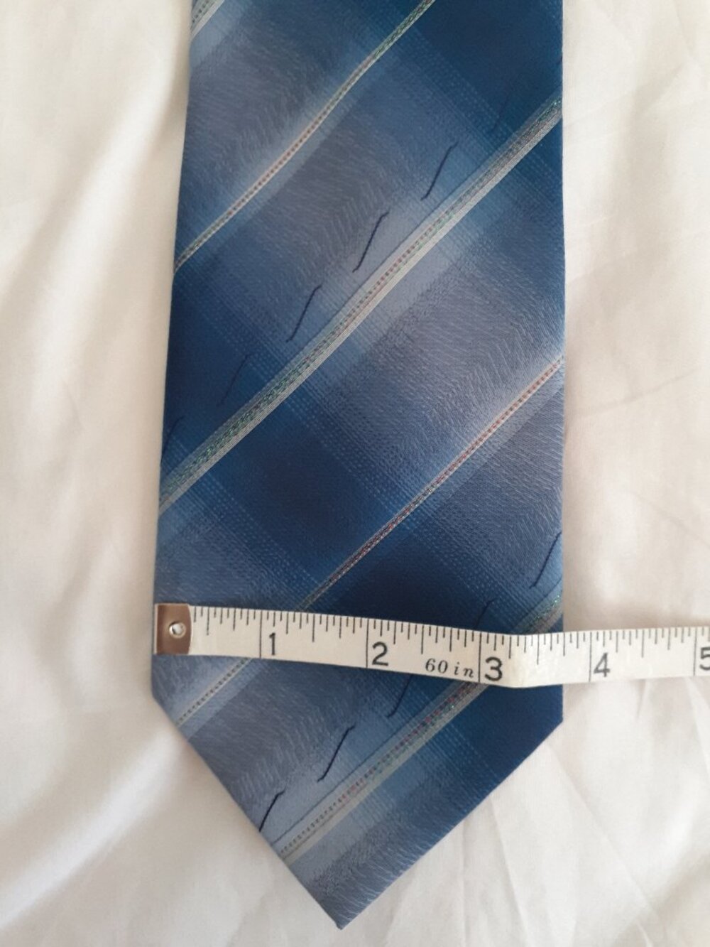 Marquis Men's tie blue line pattern